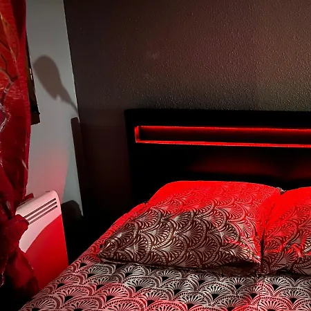Le Red Escape à 15min Du Centre Avec Parking Privé Gratuit * Annecy