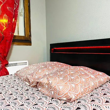 Le Red Escape à 15min Du Centre Avec Parking Privé Gratuit Appartamento Annecy