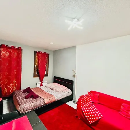 Le Red Escape à 15min Du Centre Avec Parking Privé Gratuit * Annecy
