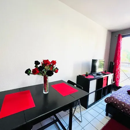 Le Red Escape à 15min Du Centre Avec Parking Privé Gratuit *